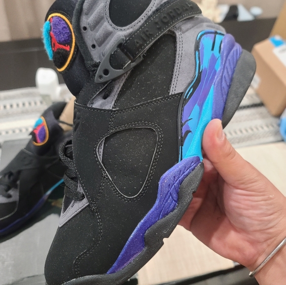 Jordan 8 - Picture 4 of 7